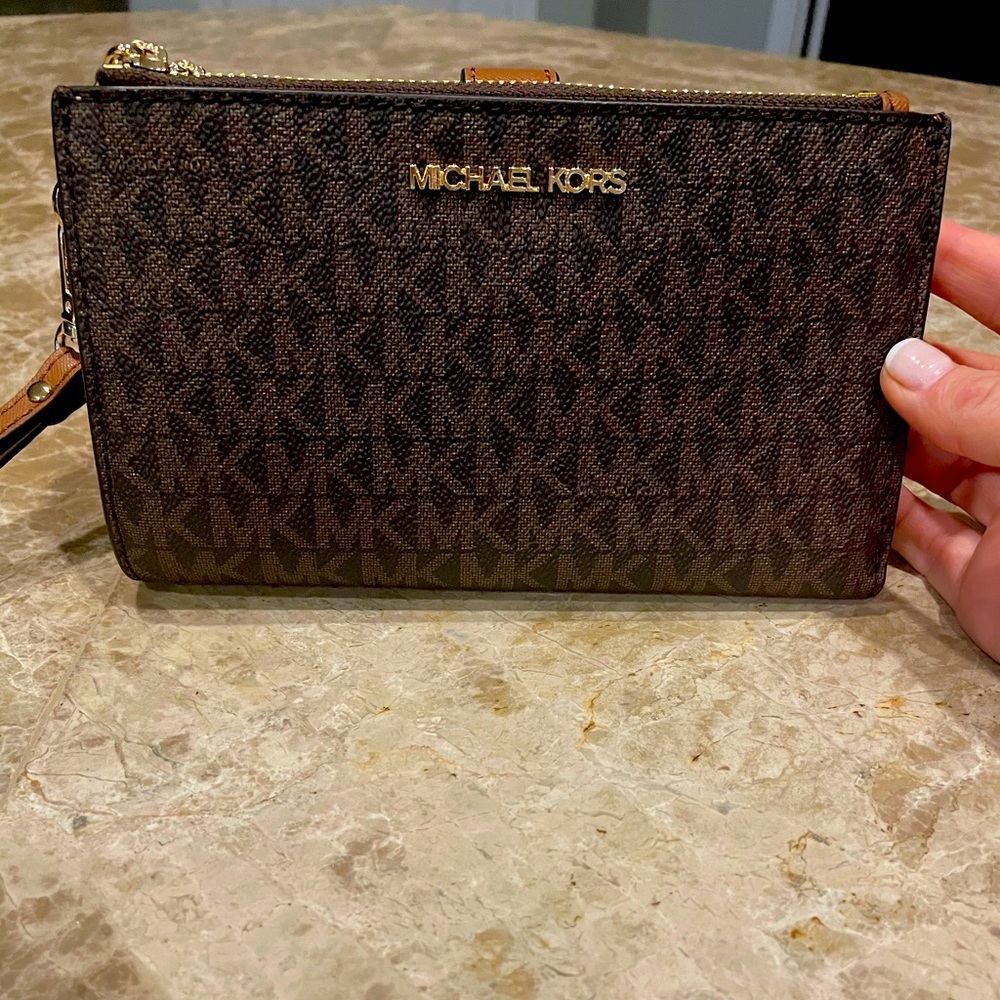 Michael Kors Double Zip Wallet